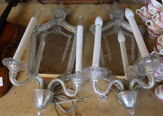 Pair of 1930s Venetian glass wall sconces(-)